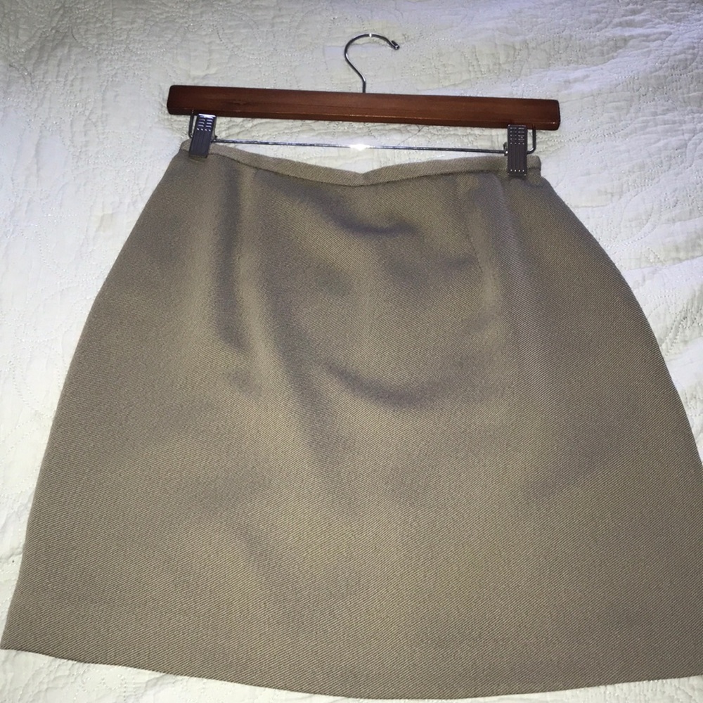 I.N.C above knee skirt